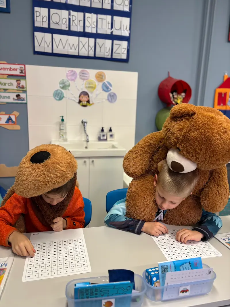 Hug a Bear Day ve druhé třídě