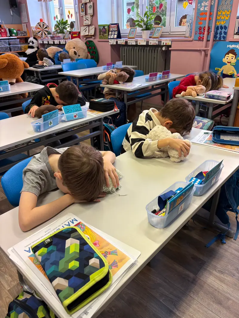 Hug a Bear Day ve druhé třídě