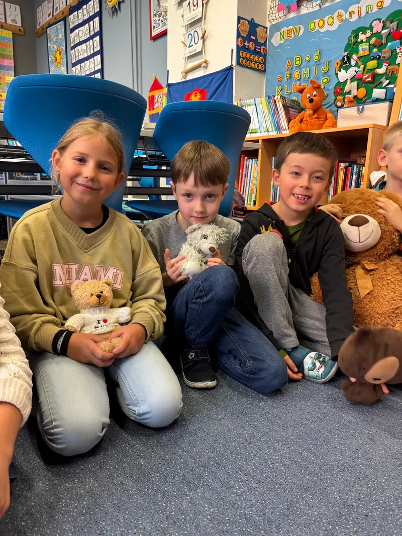 Hug a Bear Day ve druhé třídě