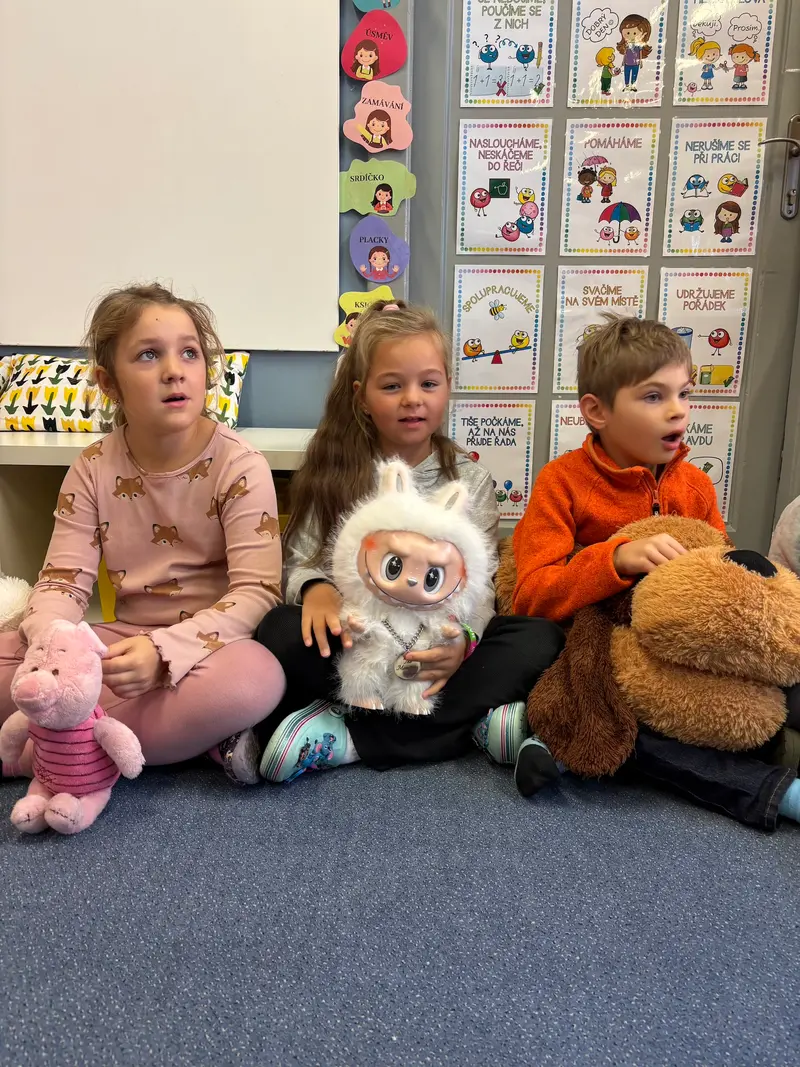 Hug a Bear Day ve druhé třídě