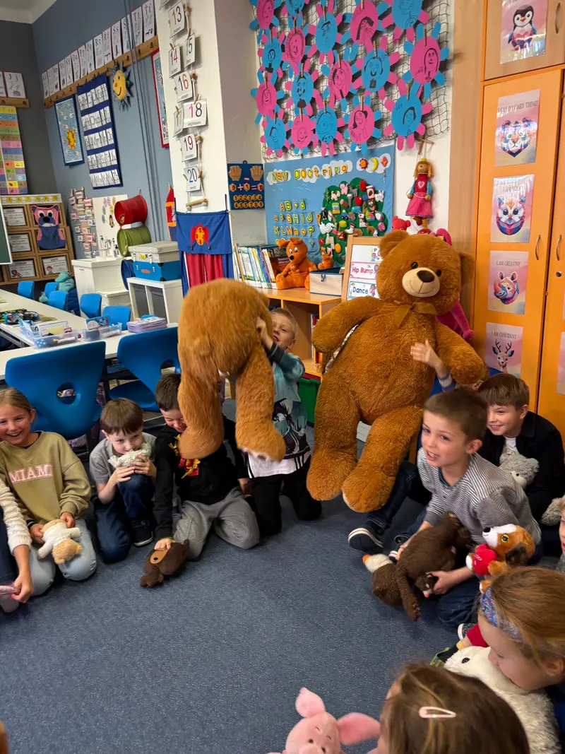 Hug a Bear Day ve druhé třídě