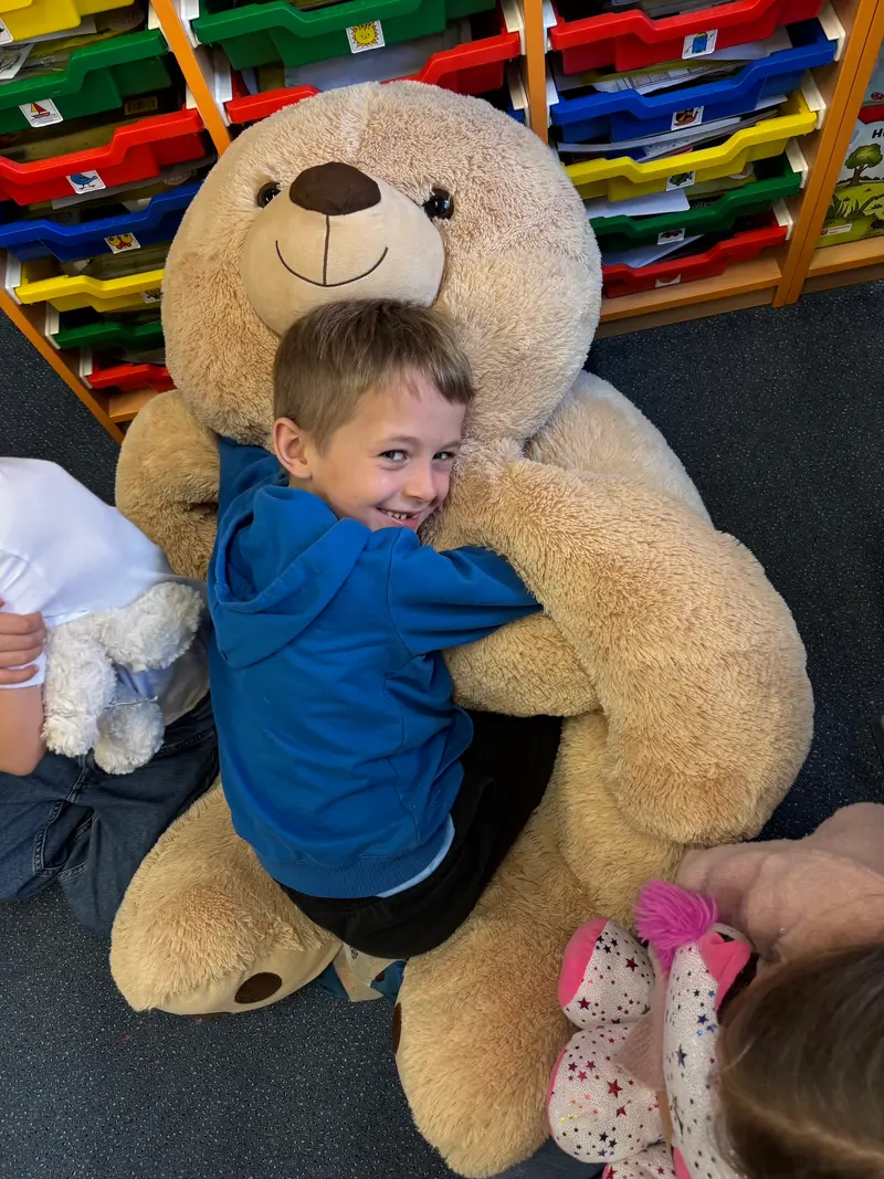 Hug a Bear Day ve druhé třídě
