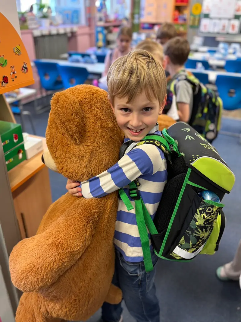 Hug a Bear Day ve druhé třídě