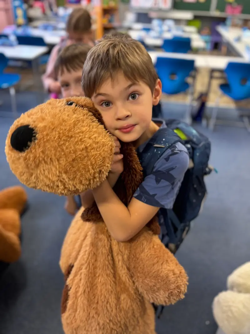 Hug a Bear Day ve druhé třídě